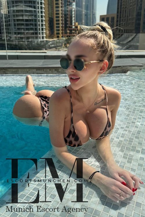Big Boobs Escort Girl in Munich
