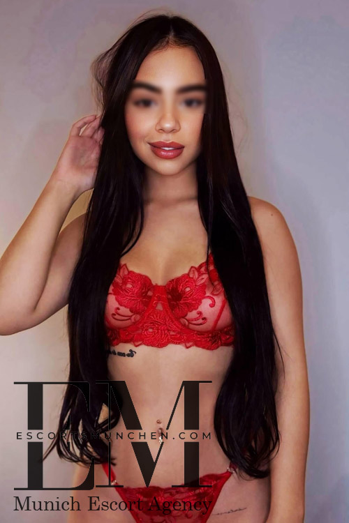 Brown Eyes Escort in Munchen