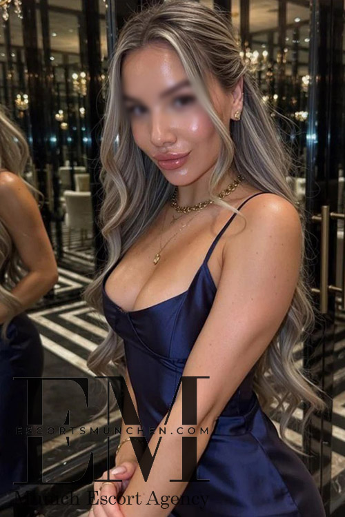 Brown Eyes Call Girl in Munich