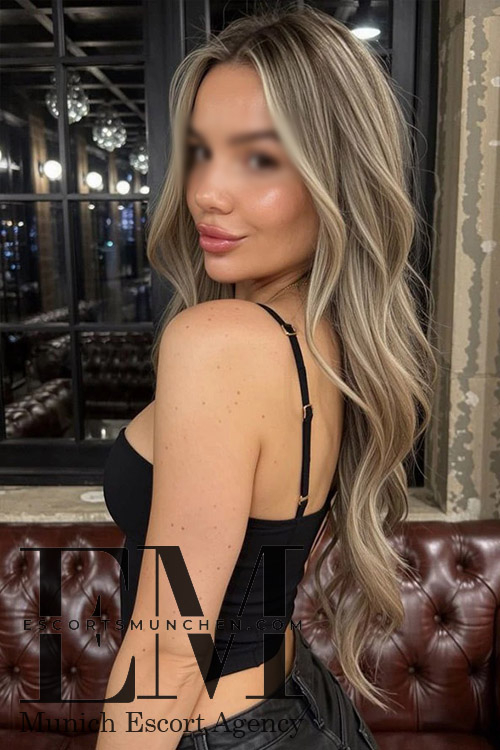 Brown Eyes Call Girl in Munich