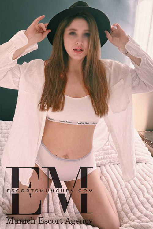 Naughty Escort Girl in Munich 2 (9)