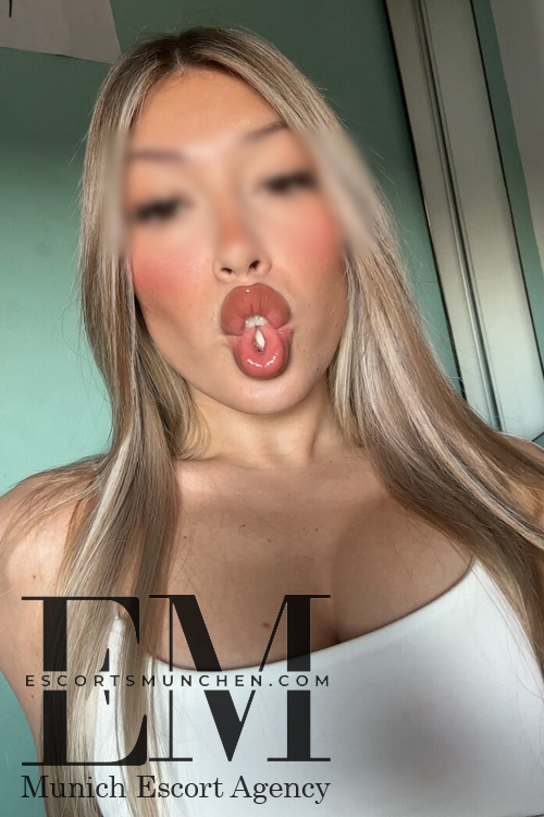 Tits Fuck Escort Lady in Munich